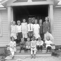 Broadhead - Schoolhouse and Class - 1915