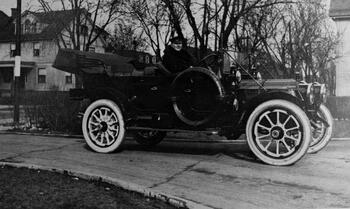 1910 Packard automobile