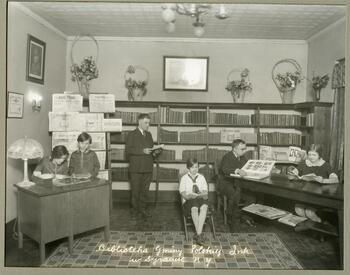 Polish Library in Syracuse, 1930s.